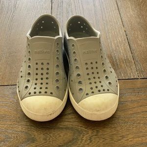 Gray Jefferson Natives, kids size C10